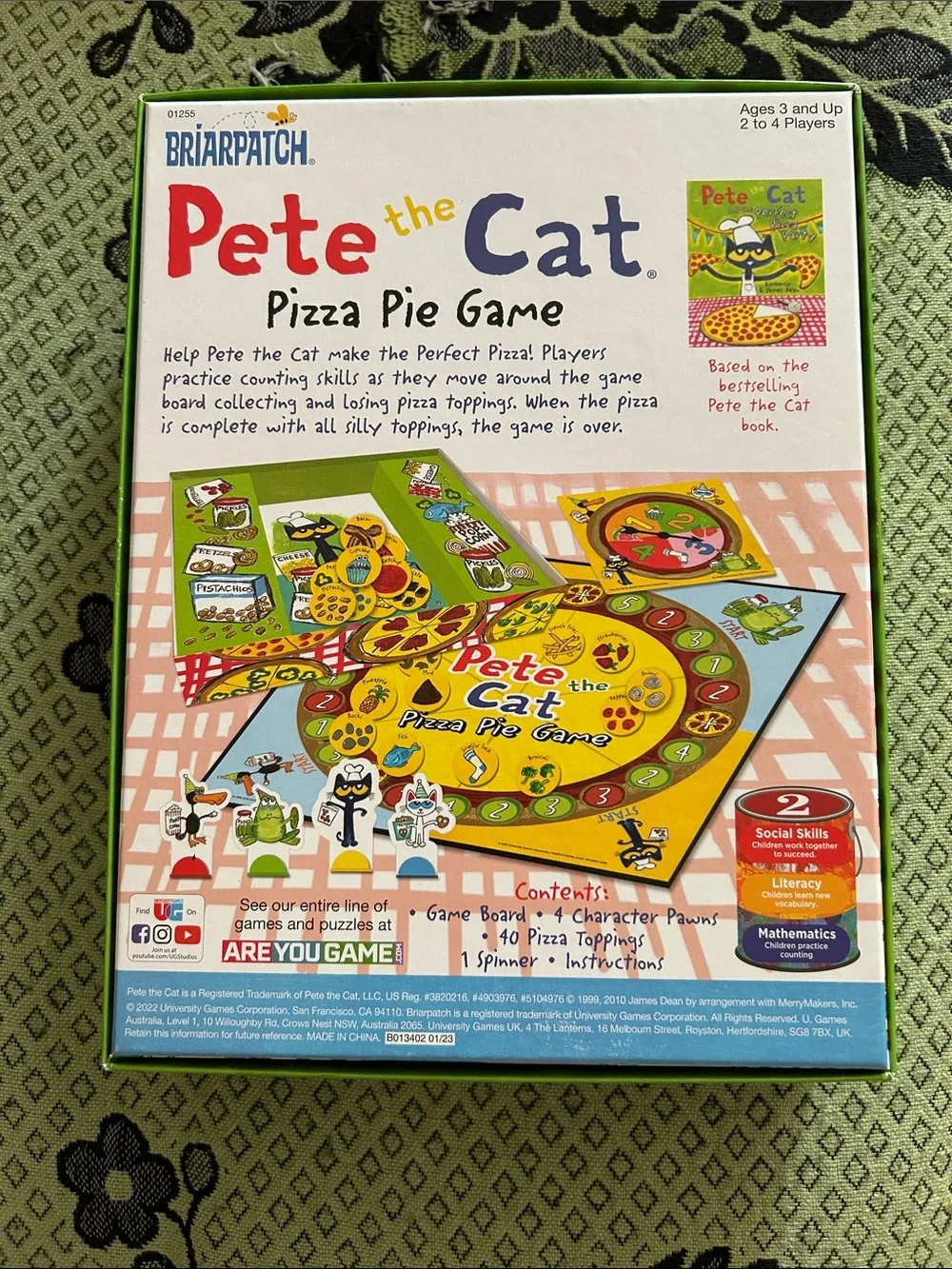 Pete the Cat Pizza Pie Game by Briarpatch - Green